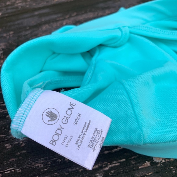 Body Glove Bikini Set with Two bottoms - Picture 8 of 8